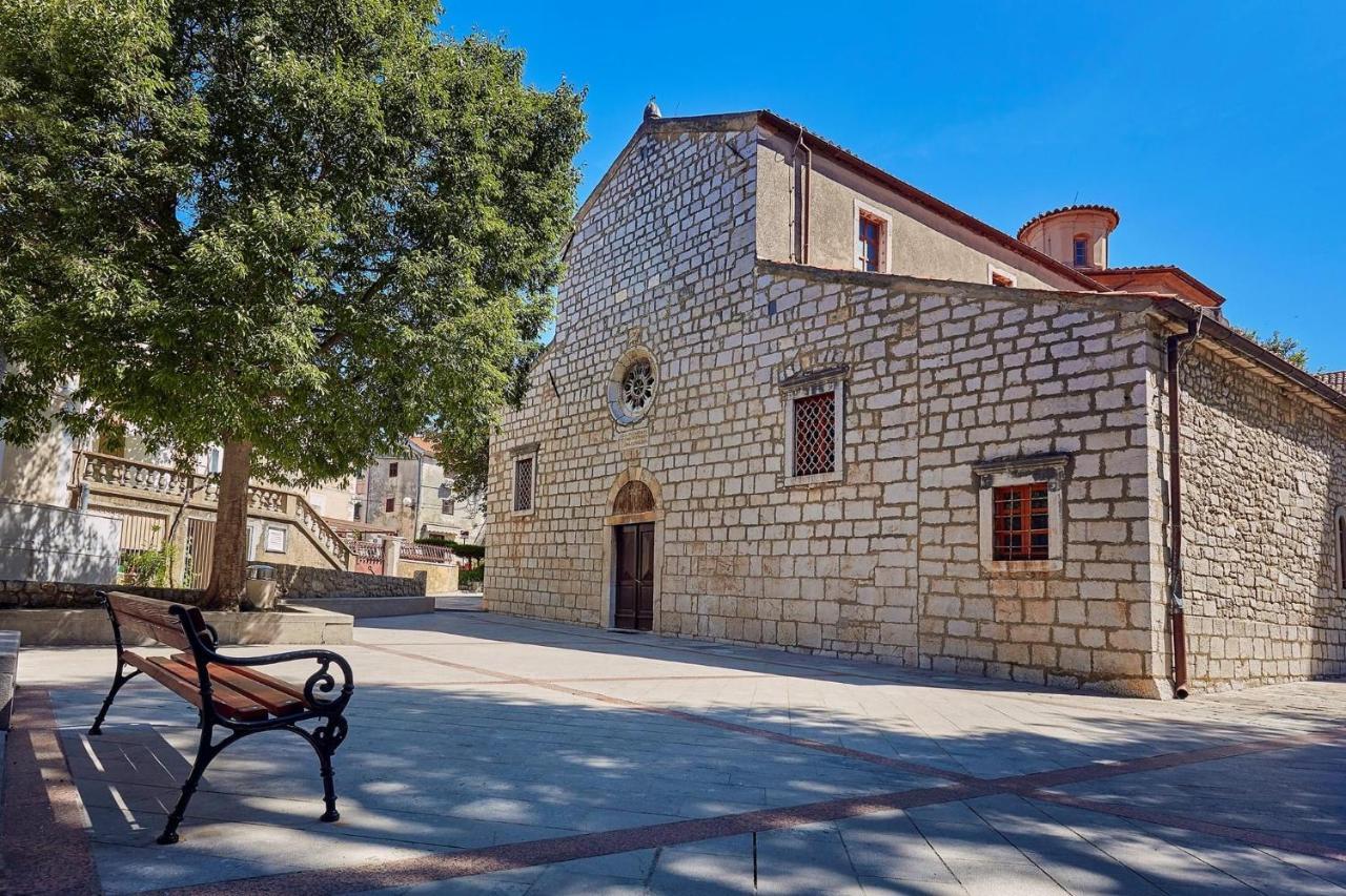 Ela I Gabi Apartment Omišalj Екстериор снимка