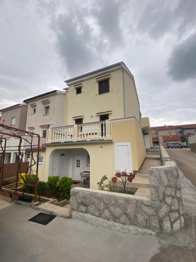 Ela I Gabi Apartment Omišalj Екстериор снимка