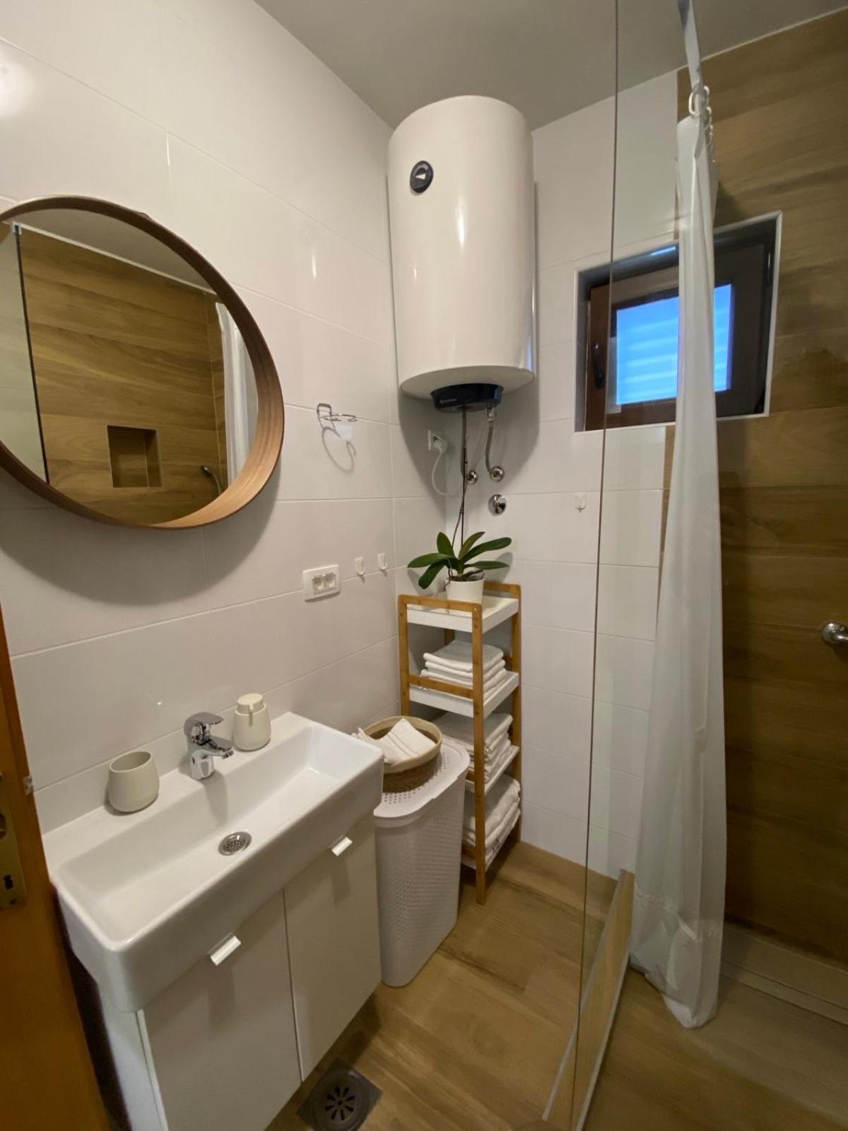 Ela I Gabi Apartment Omišalj Екстериор снимка