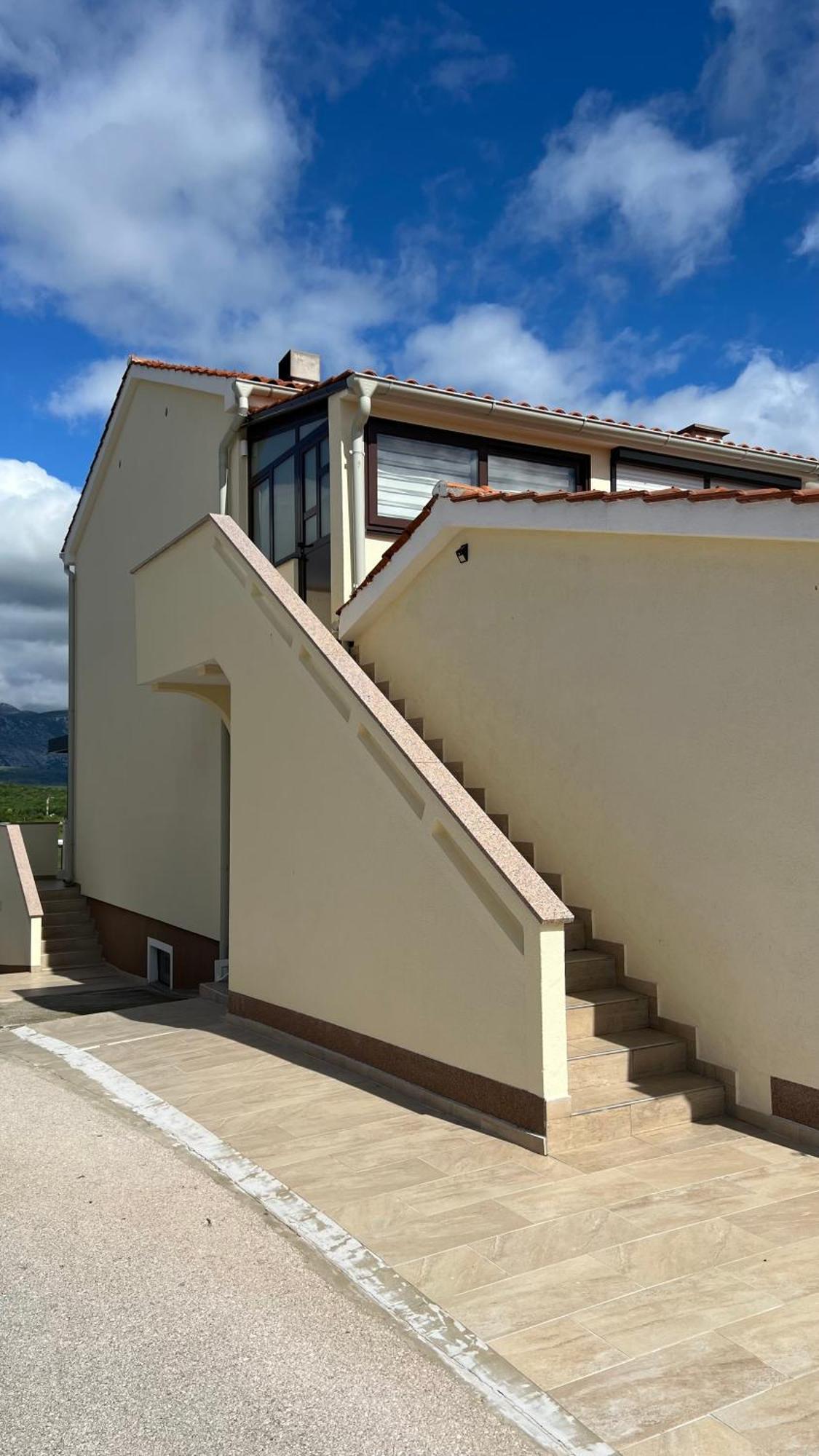 Ela I Gabi Apartment Omišalj Екстериор снимка